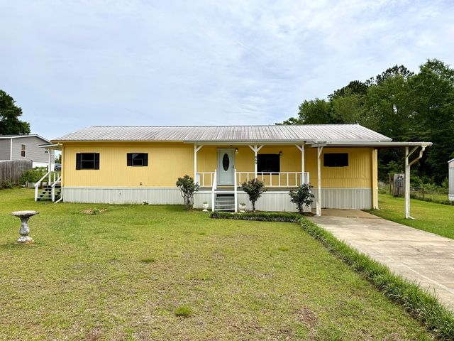 869 County Road 45, Headland, AL 36345