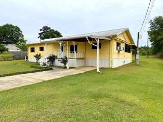 869 County Road 45, Headland, AL 36345