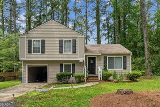 447 Sherwood Circle, Stone Mountain, GA 30087