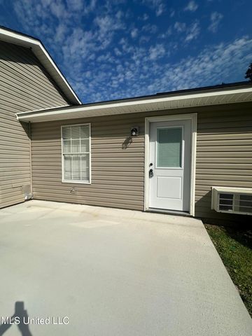 1113 Beach Avenue, Gulfport, MS 39501
