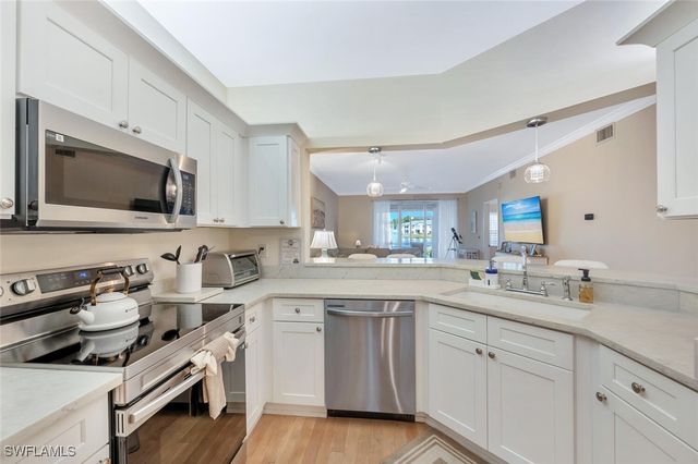 818 Tanbark DR 103, Naples, FL 34108