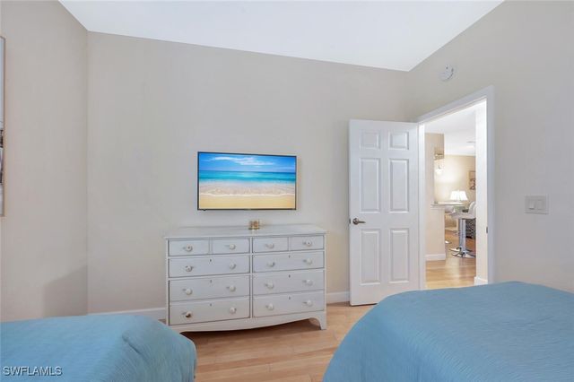 818 Tanbark DR 103, Naples, FL 34108