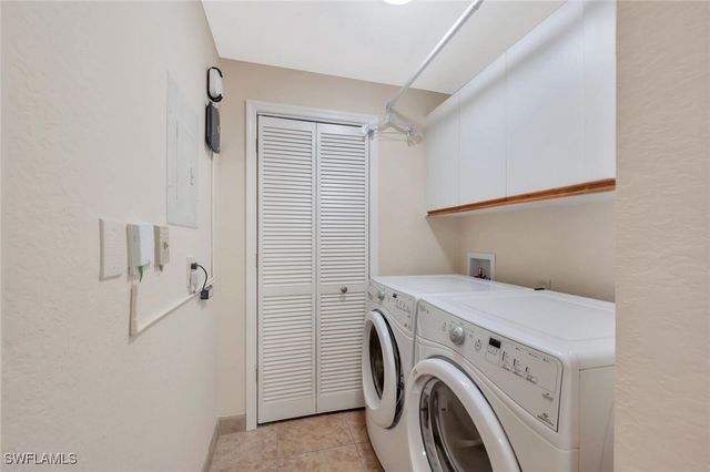 818 Tanbark DR 103, Naples, FL 34108