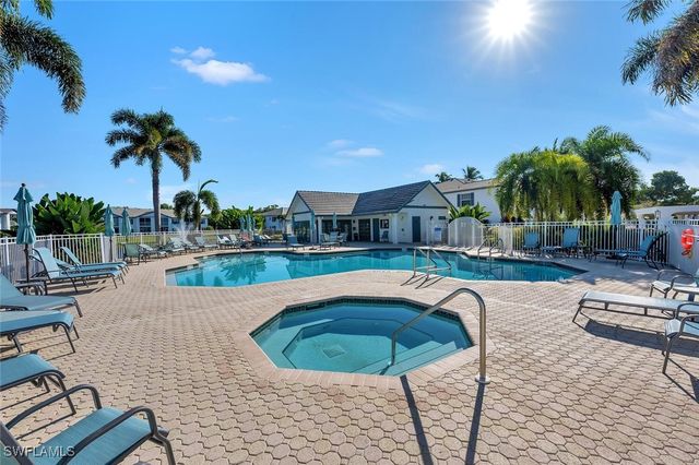 818 Tanbark DR 103, Naples, FL 34108