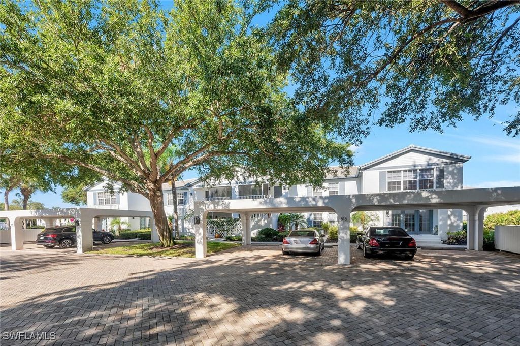 818 Tanbark DR 103, Naples, FL 34108