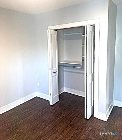 18 Harding Place 2nd Floor Back, Danbury, CT 06810