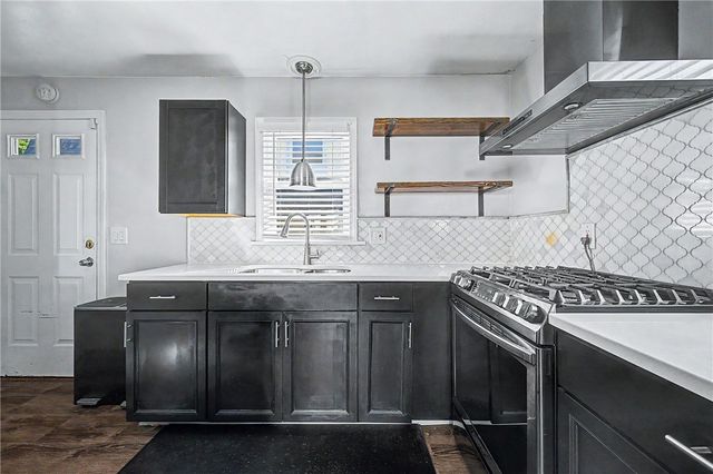 15 Beechwood Avenue, Pawtucket, RI 02860