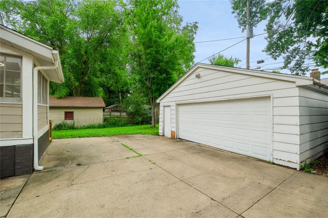 1338 45th Street, Des Moines, IA 50311