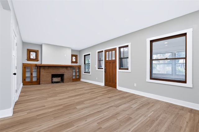 1338 45th Street, Des Moines, IA 50311