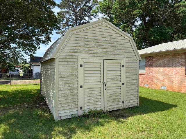 104 S Cone, Searcy, AR 72143