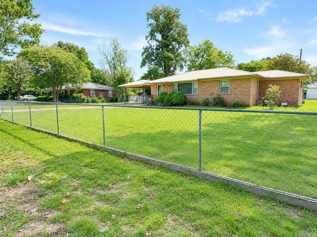 104 S Cone, Searcy, AR 72143