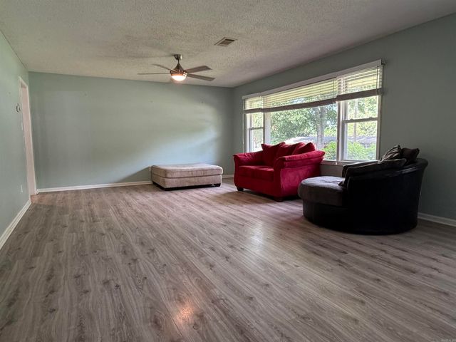 104 S Cone, Searcy, AR 72143