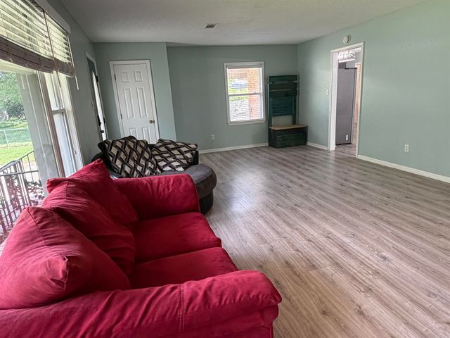 104 S Cone, Searcy, AR 72143
