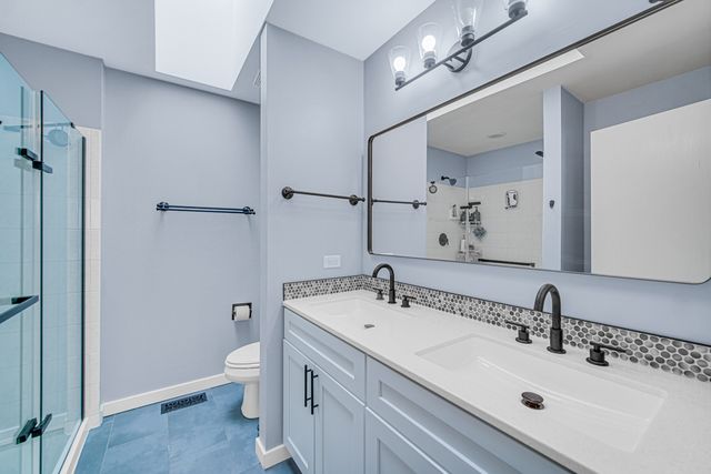 441 N Crooked Lake Lane, Lindenhurst, IL 60046