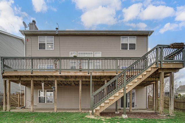 441 N Crooked Lake Lane, Lindenhurst, IL 60046