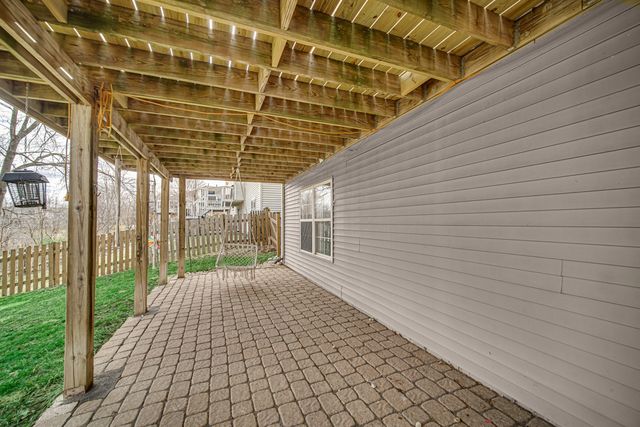 441 N Crooked Lake Lane, Lindenhurst, IL 60046