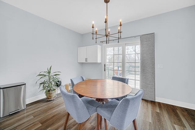 441 N Crooked Lake Lane, Lindenhurst, IL 60046