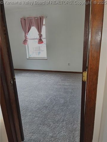 12240 Coal River Road, St Albans, WV 25177