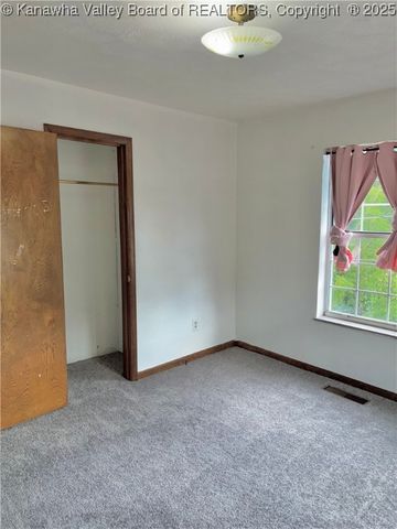 12240 Coal River Road, St Albans, WV 25177