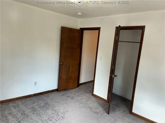 12240 Coal River Road, St Albans, WV 25177