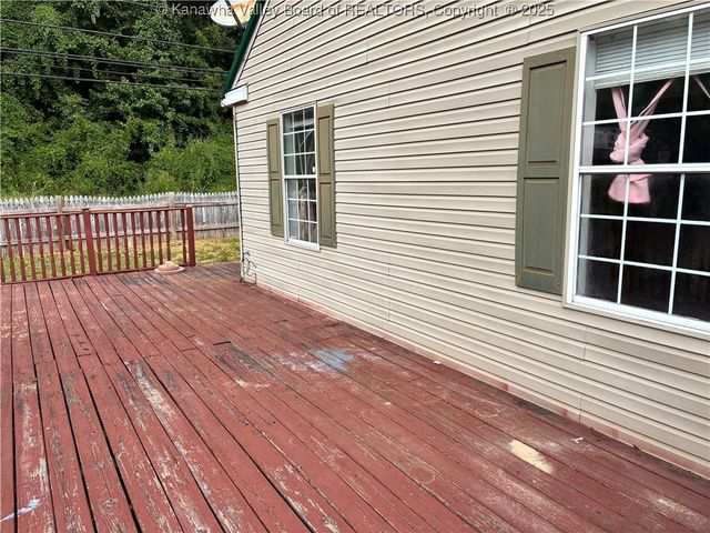 12240 Coal River Road, St Albans, WV 25177