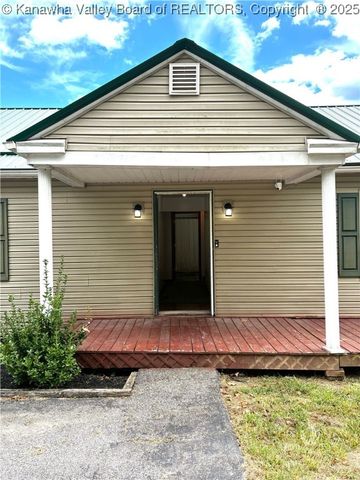 12240 Coal River Road, St Albans, WV 25177