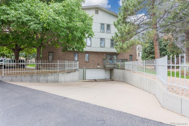 6435 S Dayton Street 302, Englewood, CO 80111