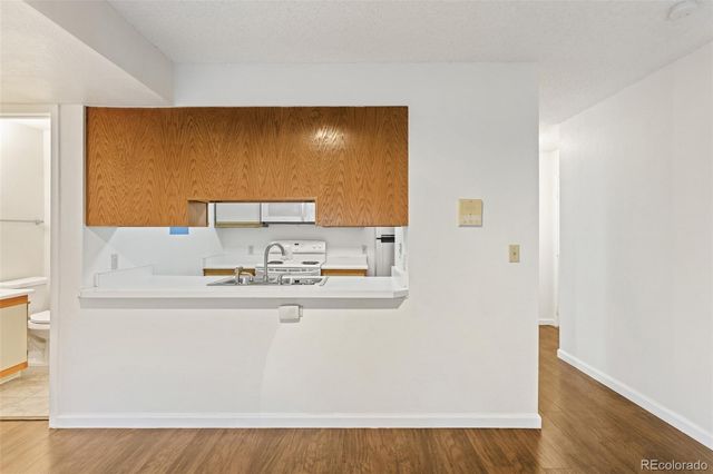 6435 S Dayton Street 302, Englewood, CO 80111