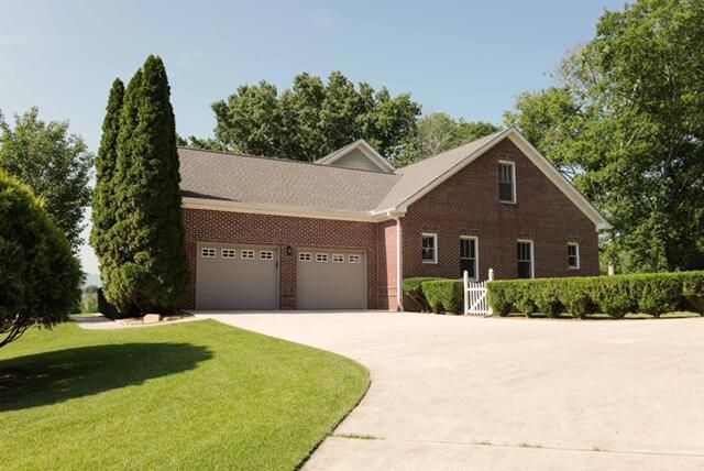 134 Spring Lake Drive, Dunlap, TN 37327