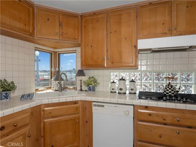 300 S Bay Front, Newport Beach, CA 92662
