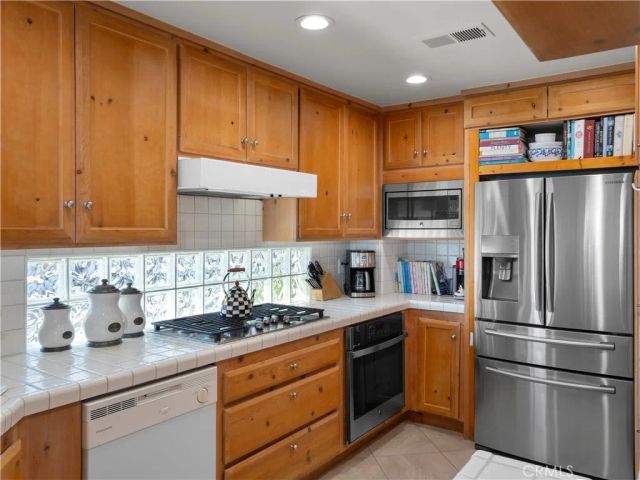 300 S Bay Front, Newport Beach, CA 92662