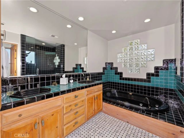 300 S Bay Front, Newport Beach, CA 92662