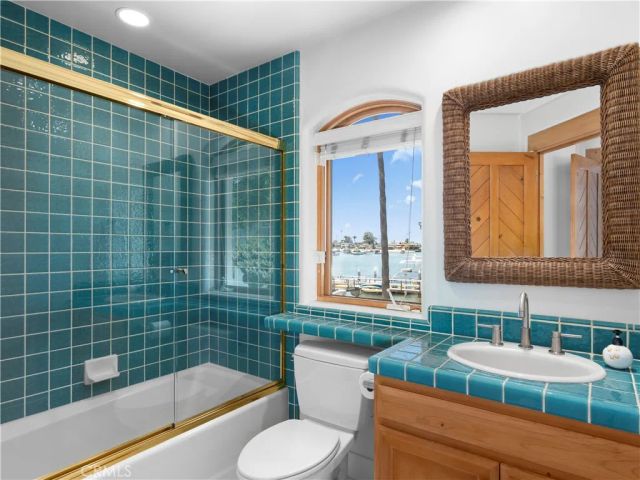300 S Bay Front, Newport Beach, CA 92662