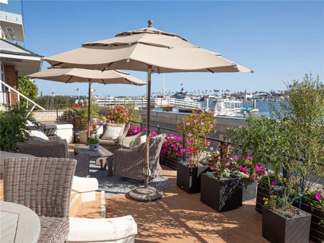 300 S Bay Front, Newport Beach, CA 92662