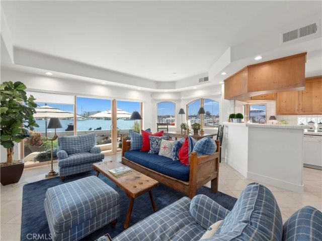 300 S Bay Front, Newport Beach, CA 92662