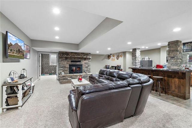 24992 CR 234 Road, Carrollton, MO 64633