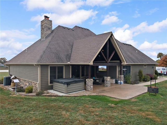 24992 CR 234 Road, Carrollton, MO 64633