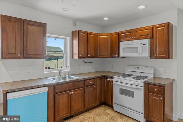 207 NEW JERSEY RD, Brooklawn, NJ 08030