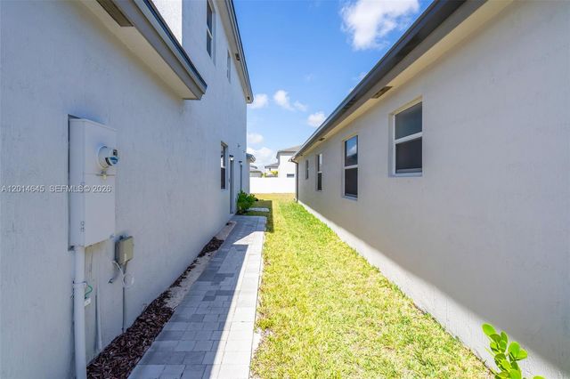13629 SW 186th Ln, Miami, FL 33177