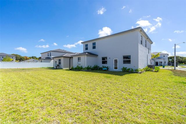 13629 SW 186th Ln, Miami, FL 33177