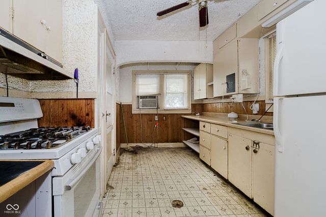 1075 E Hanna Avenue, Indianapolis, IN 46227