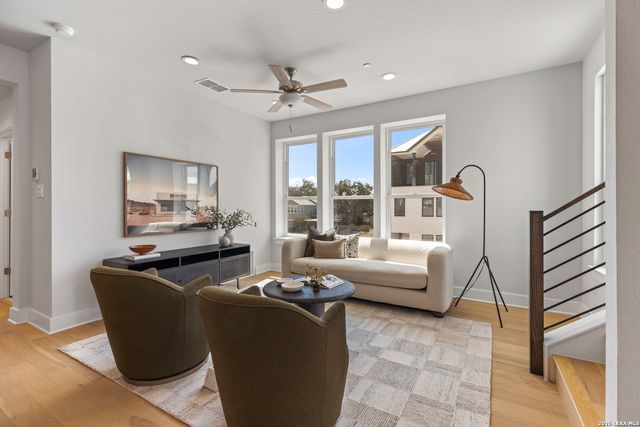 543 McMonigal Pl Bldg 1, San Antonio, TX 78210