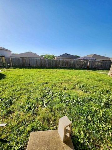 1015 Amaryllis Road, Baytown, TX 77521