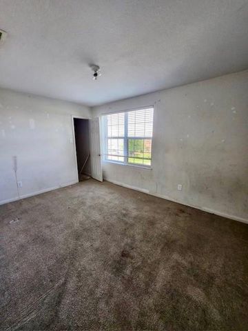 1015 Amaryllis Road, Baytown, TX 77521