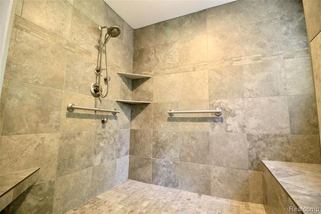 8372 Parshallville Road, Fenton, MI 48430
