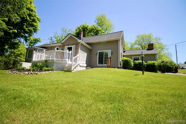 8372 Parshallville Road, Fenton, MI 48430