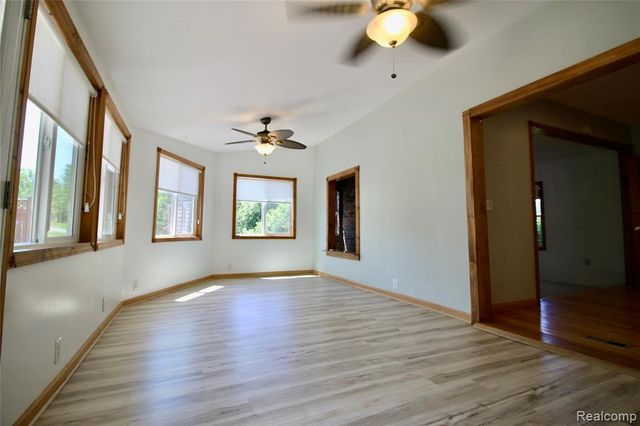 8372 Parshallville Road, Fenton, MI 48430
