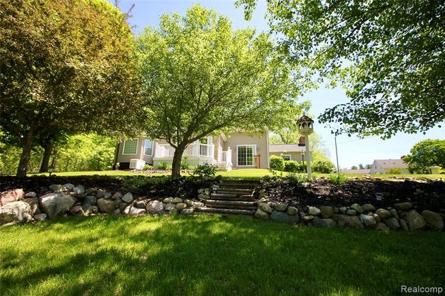 8372 Parshallville Road, Fenton, MI 48430