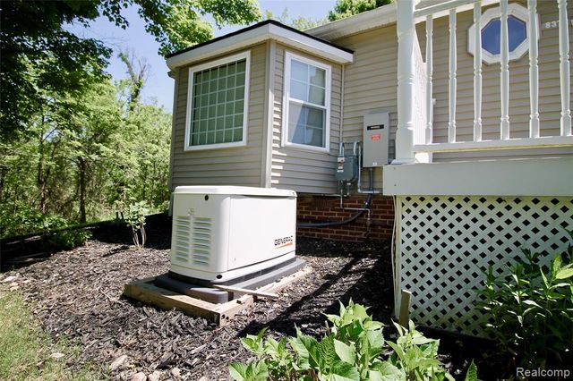 8372 Parshallville Road, Fenton, MI 48430