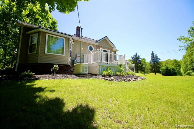 8372 Parshallville Road, Fenton, MI 48430